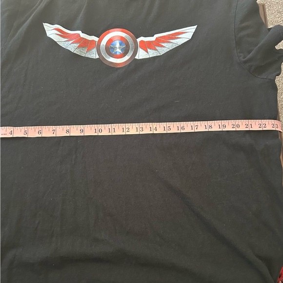 Marvel the Falcon and winter Soldier T shirt - Picture 5 of 6